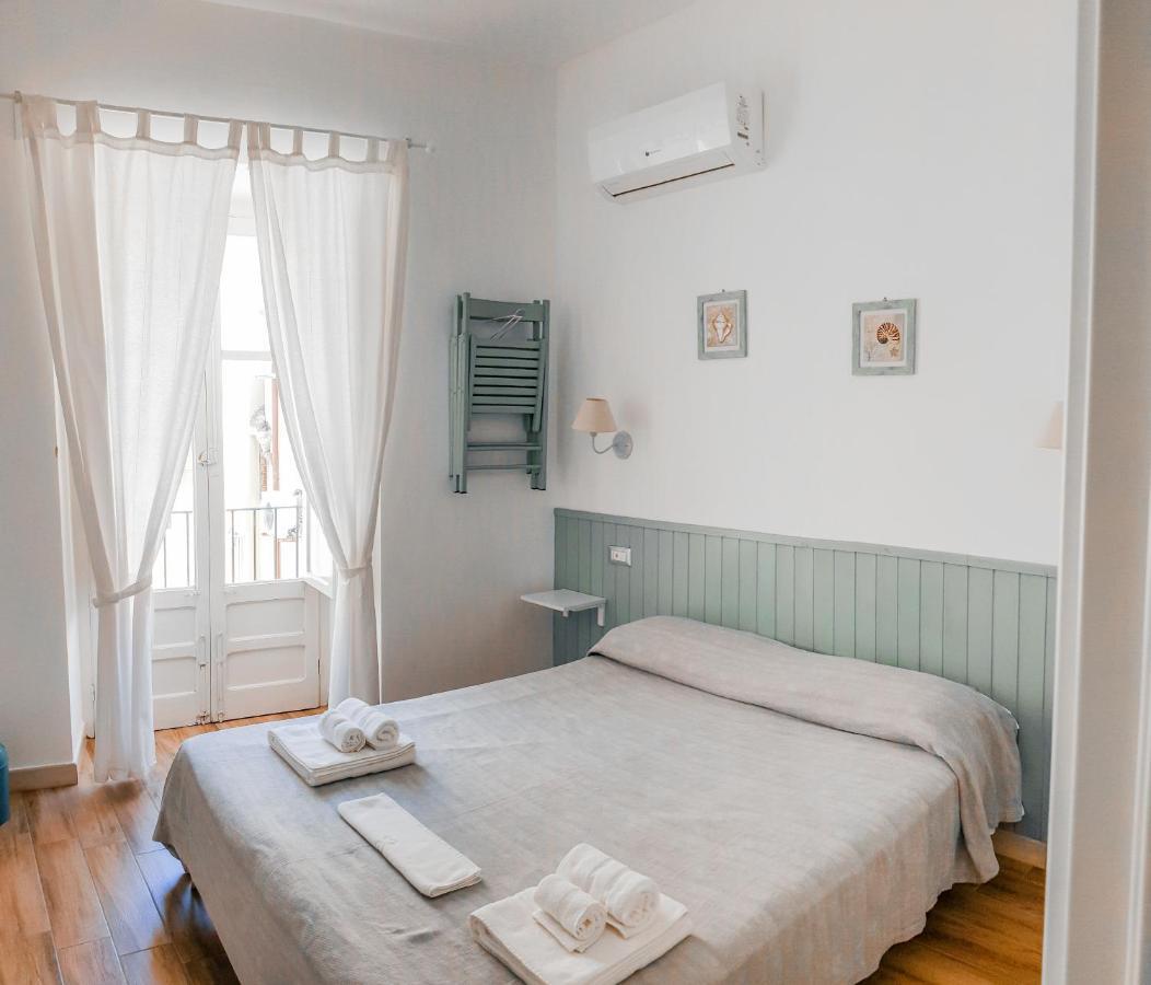 Bed and Breakfast Dafni E Naide Чефалу Экстерьер фото